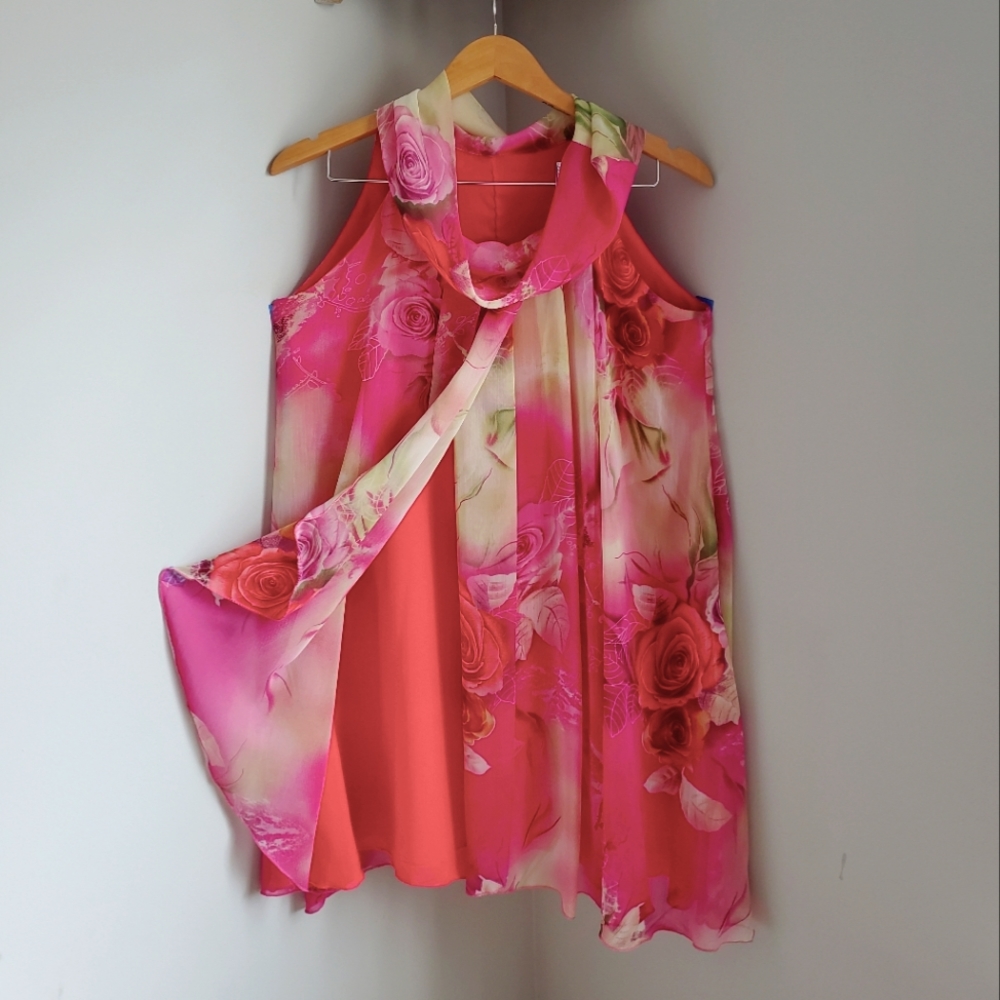 Floral Print Long Top with Drop Accent Design.